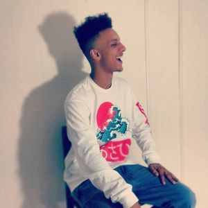 Meet your Posher, Devin